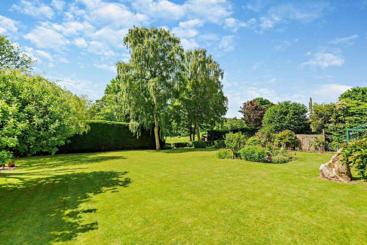 Bishops Green, Newbury, RG20, photo 11