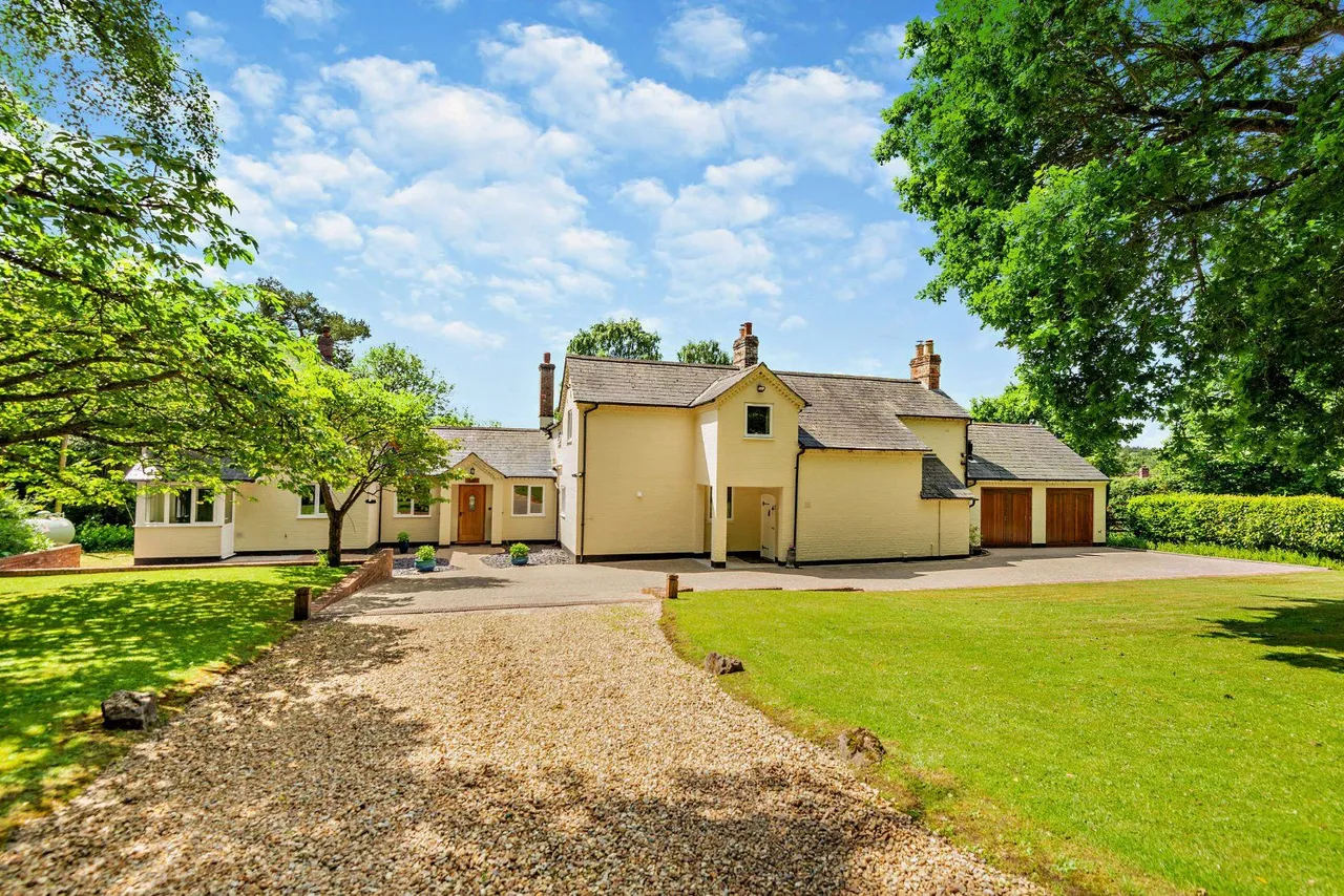 Bishops Green, Newbury, RG20, photo 3