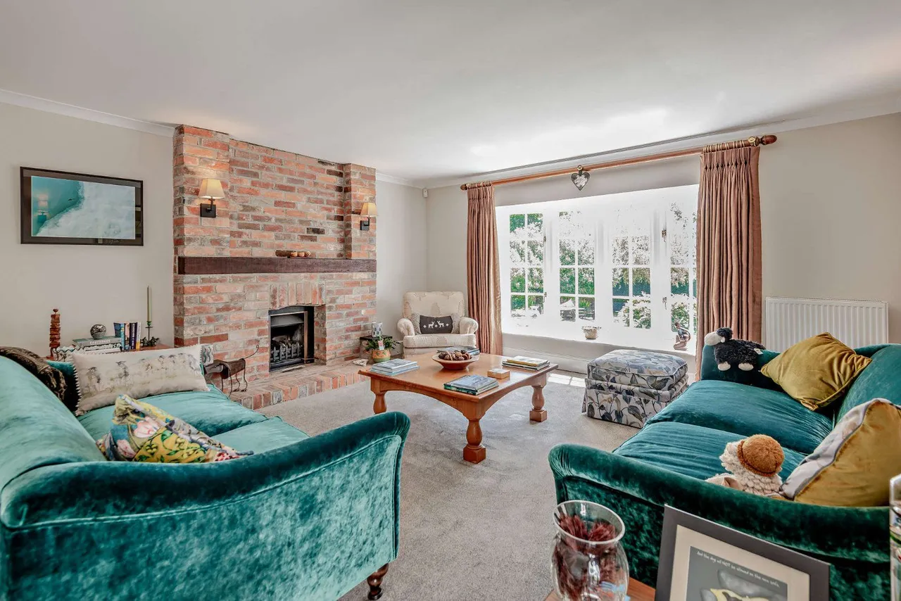 Bishops Green, Newbury, RG20, photo 5