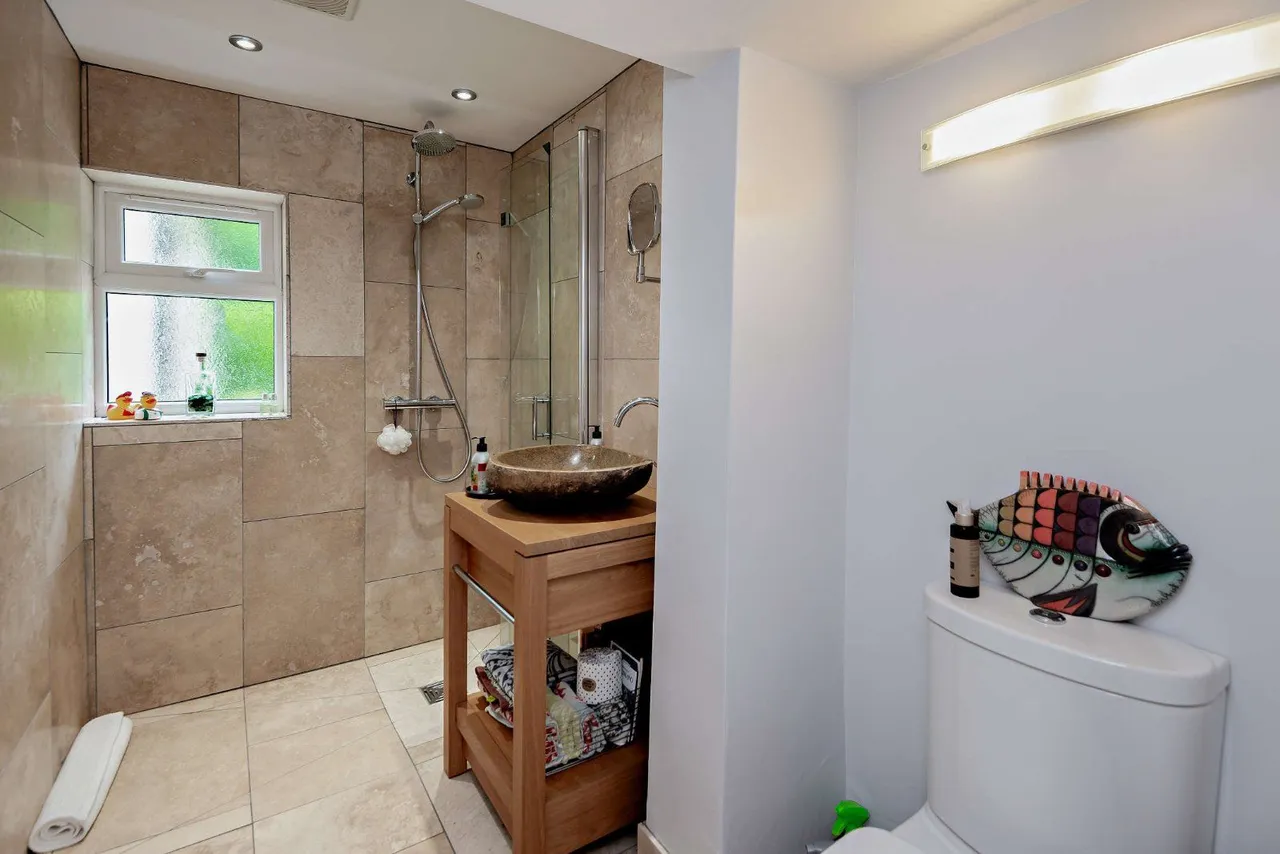 Bishops Green, Newbury, RG20, photo 13