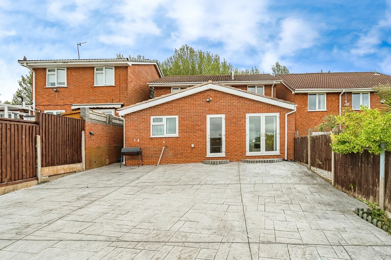Aintree Way, Dudley, photo 5