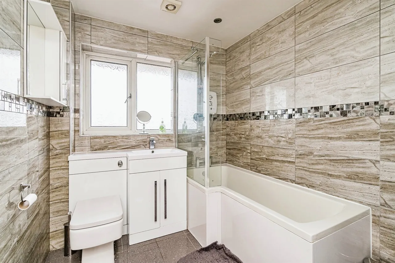 Aintree Way, Dudley, photo 4