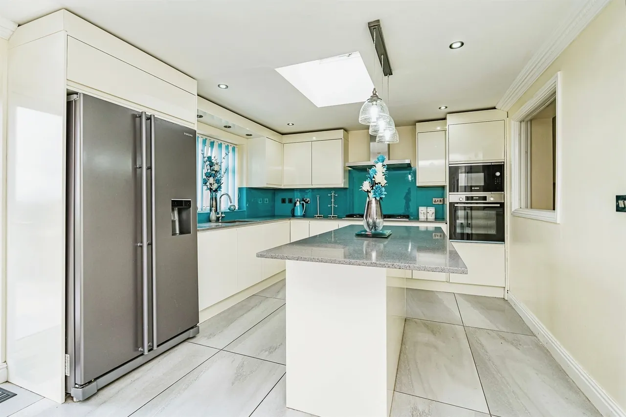 Aintree Way, Dudley, photo 7