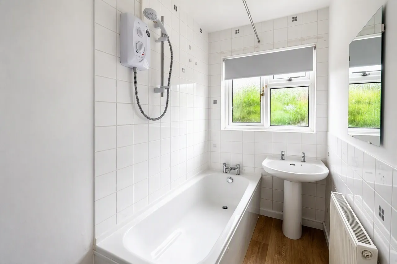 Butts Court, Heavitree, EX2, photo 14
