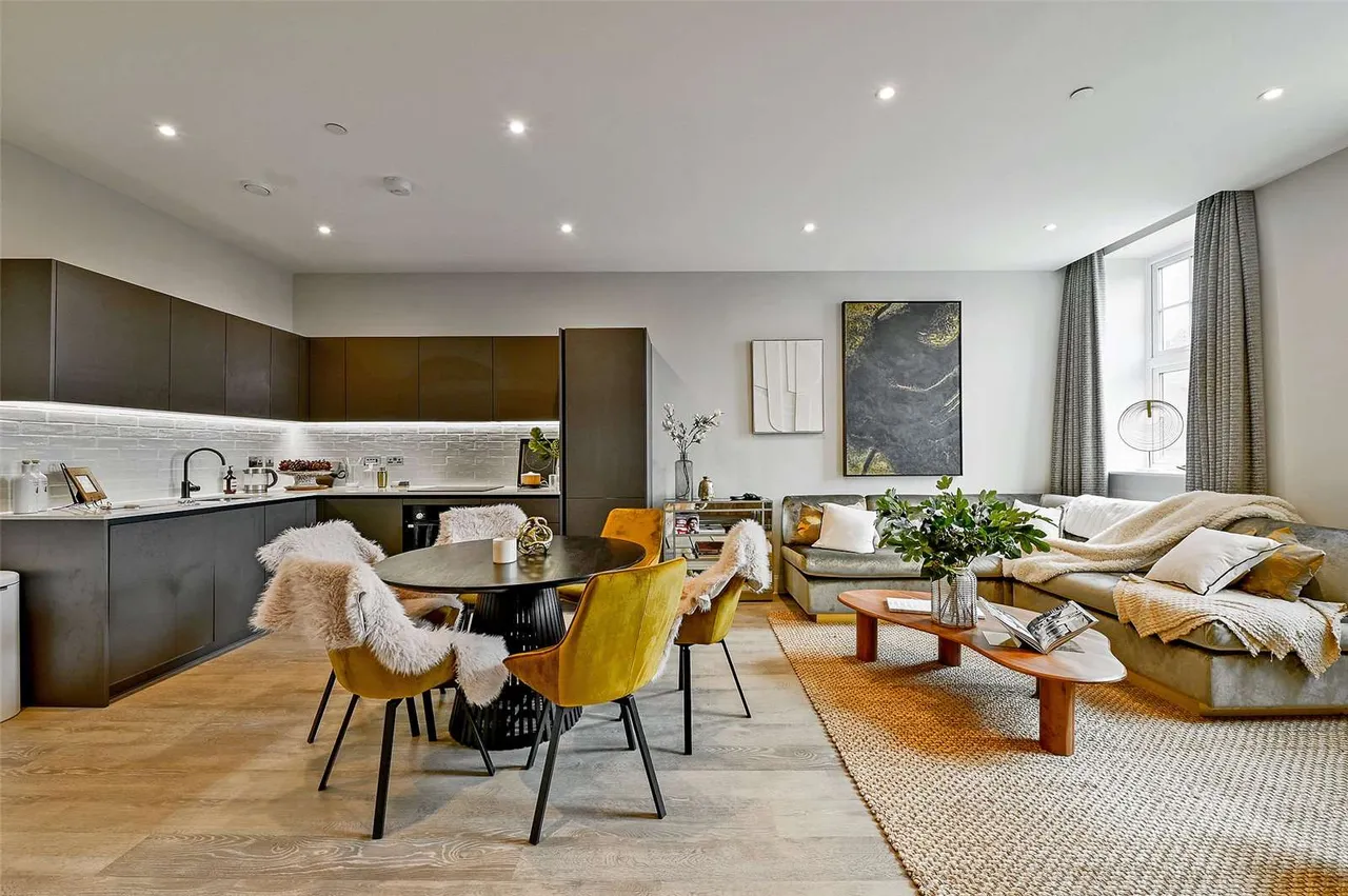 2 bed new development to rent — The Factory, Memorial Avenue, Slough, Berkshire, SL1 3GY