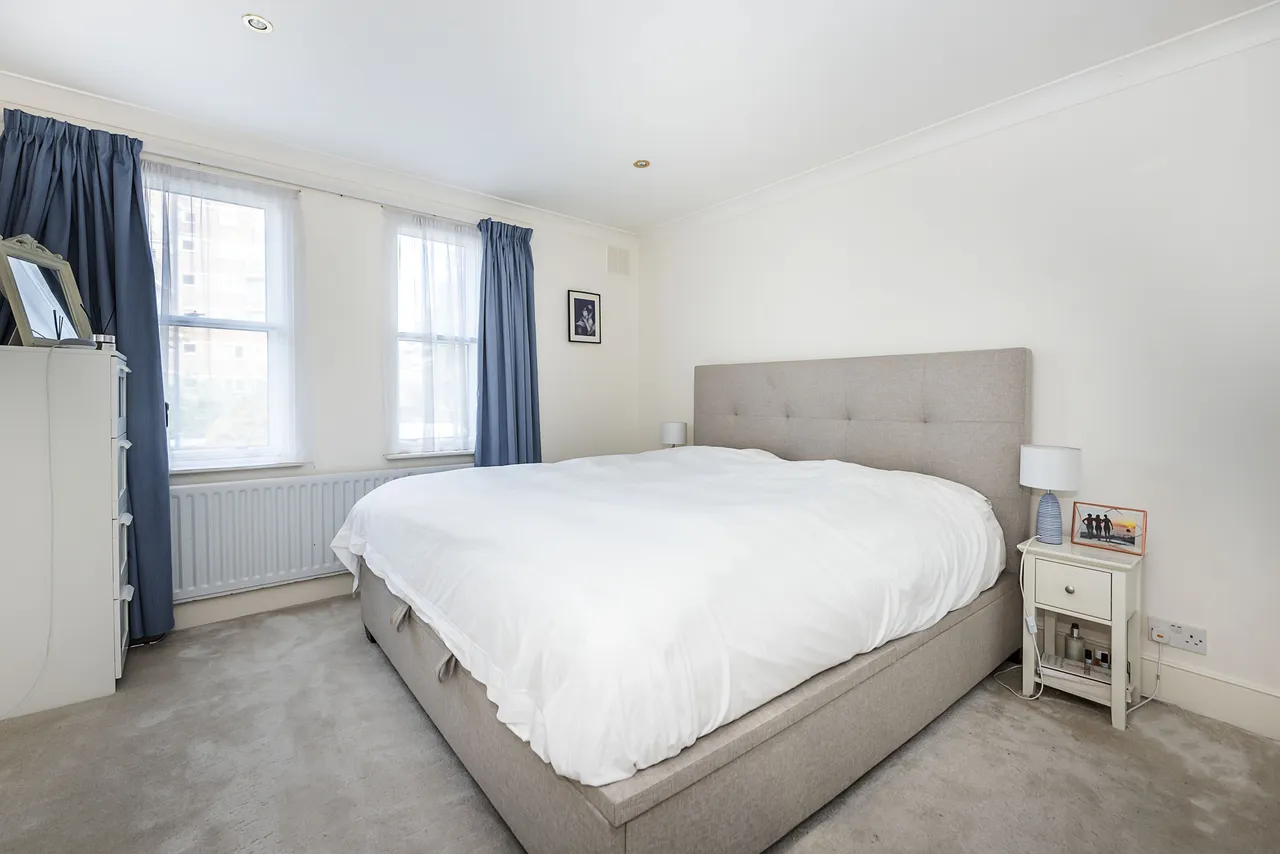 Upper Richmond Road, London, SW15, photo 7