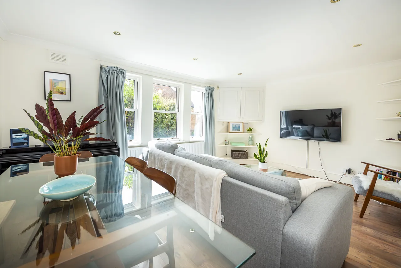 Upper Richmond Road, London, SW15, photo 5