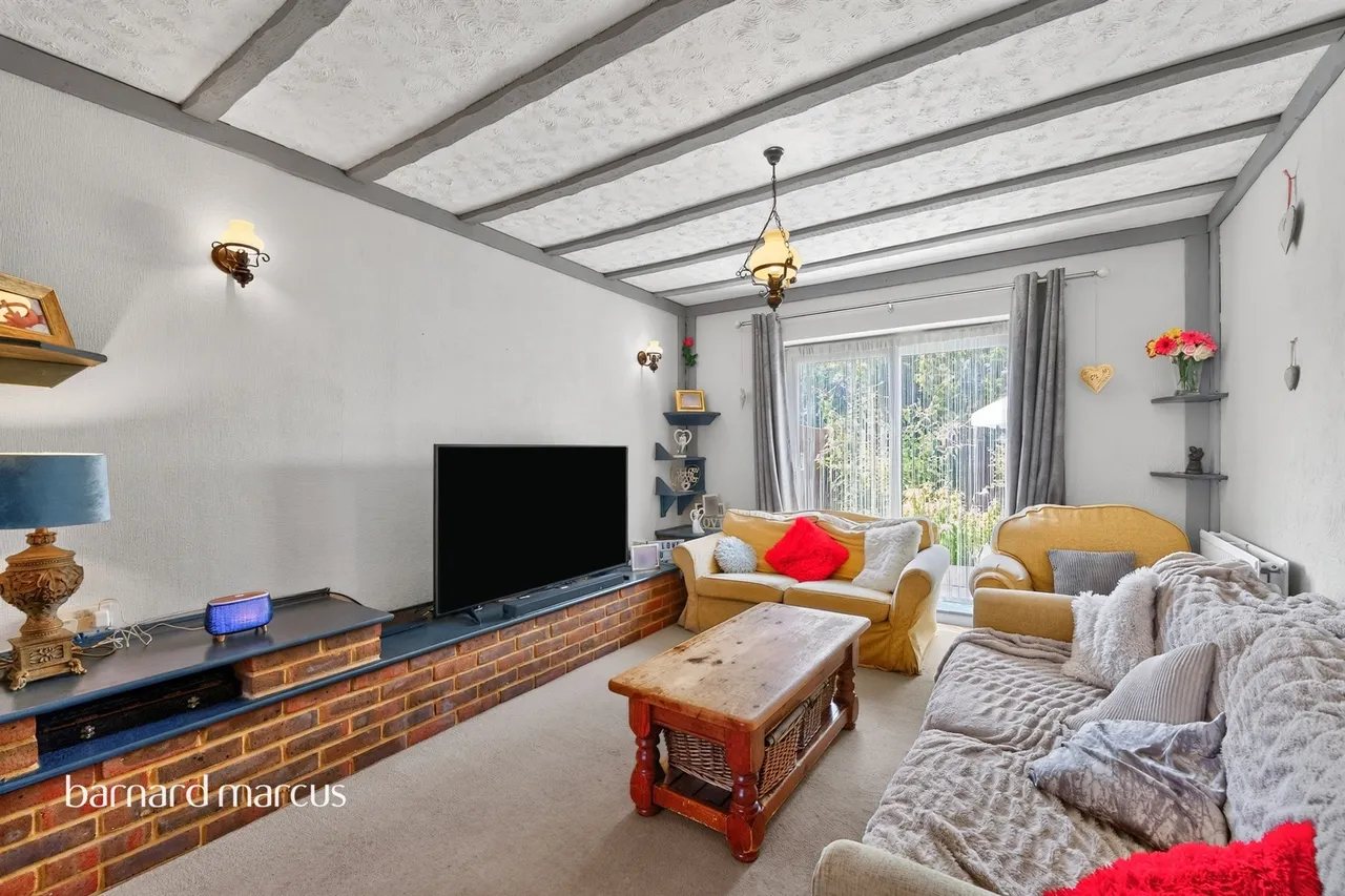 Harlington Road West, Feltham, TW14, photo 3