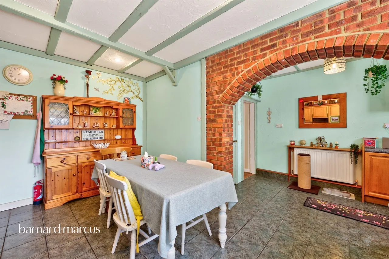 Harlington Road West, Feltham, TW14, photo 6