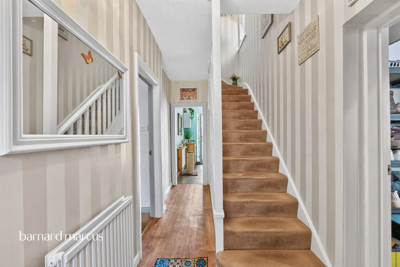 Harlington Road West, Feltham, TW14, photo 8