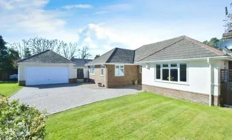 3 bed house for sale, Langley Chase, Ringwood, BH24