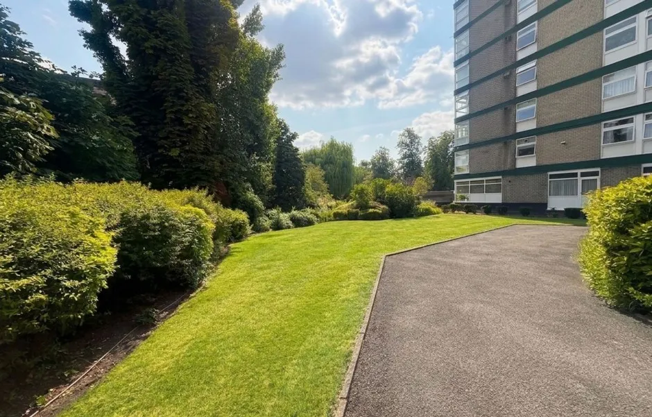 Oxford Road, Denham, UB9, photo 15