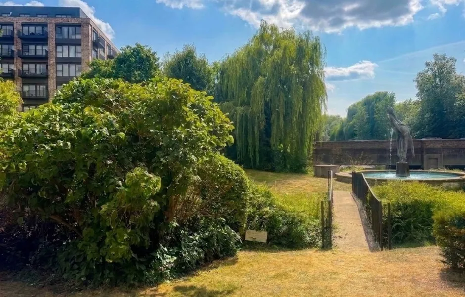 Oxford Road, Denham, UB9, photo 13