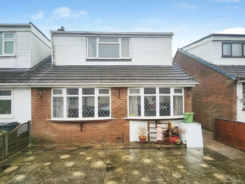 3 bed house for sale — Victoria Road, Nuneaton, Warwickshire, CV10