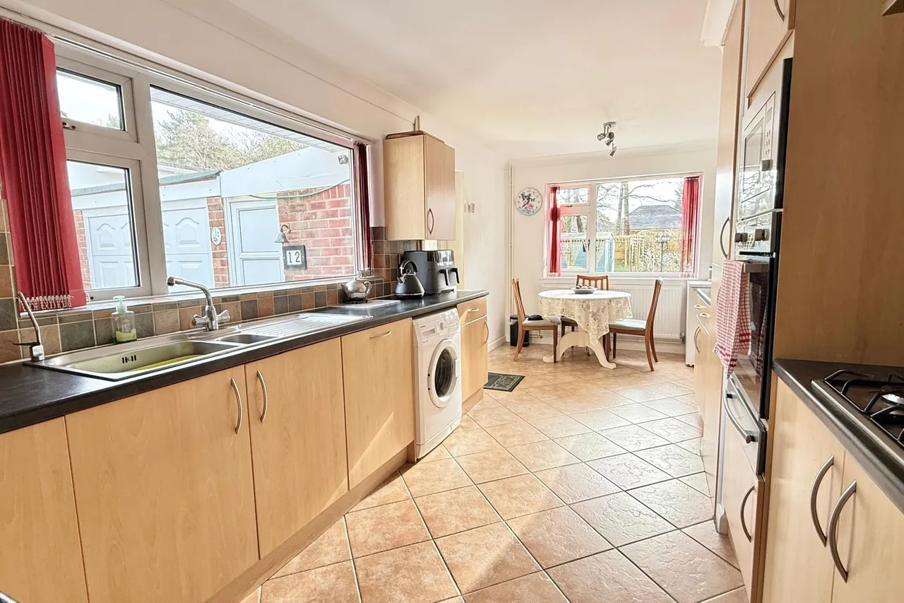 Webbs Close, Ashley Heath, BH24, photo 5