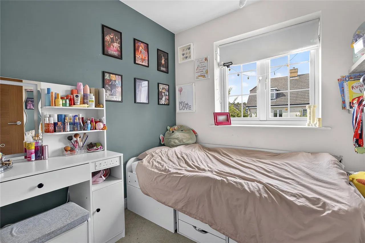 Brookwood Farm Drive, Knaphill, GU21, photo 13