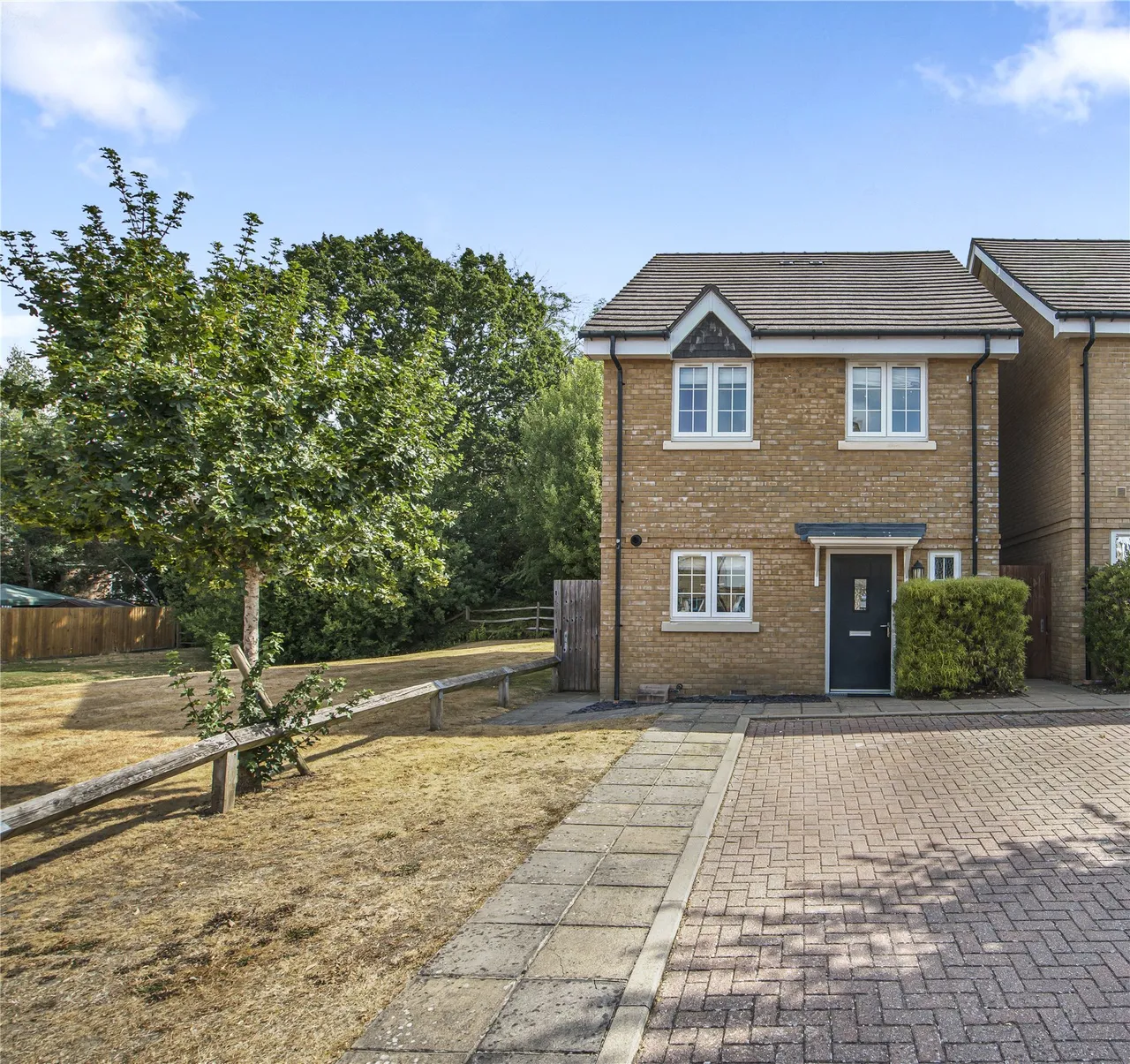 4 bed house for sale, Brookwood Farm Drive, Knaphill, GU21