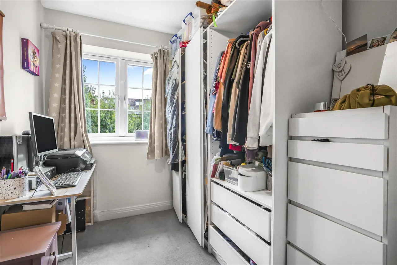 Brookwood Farm Drive, Knaphill, GU21, photo 14