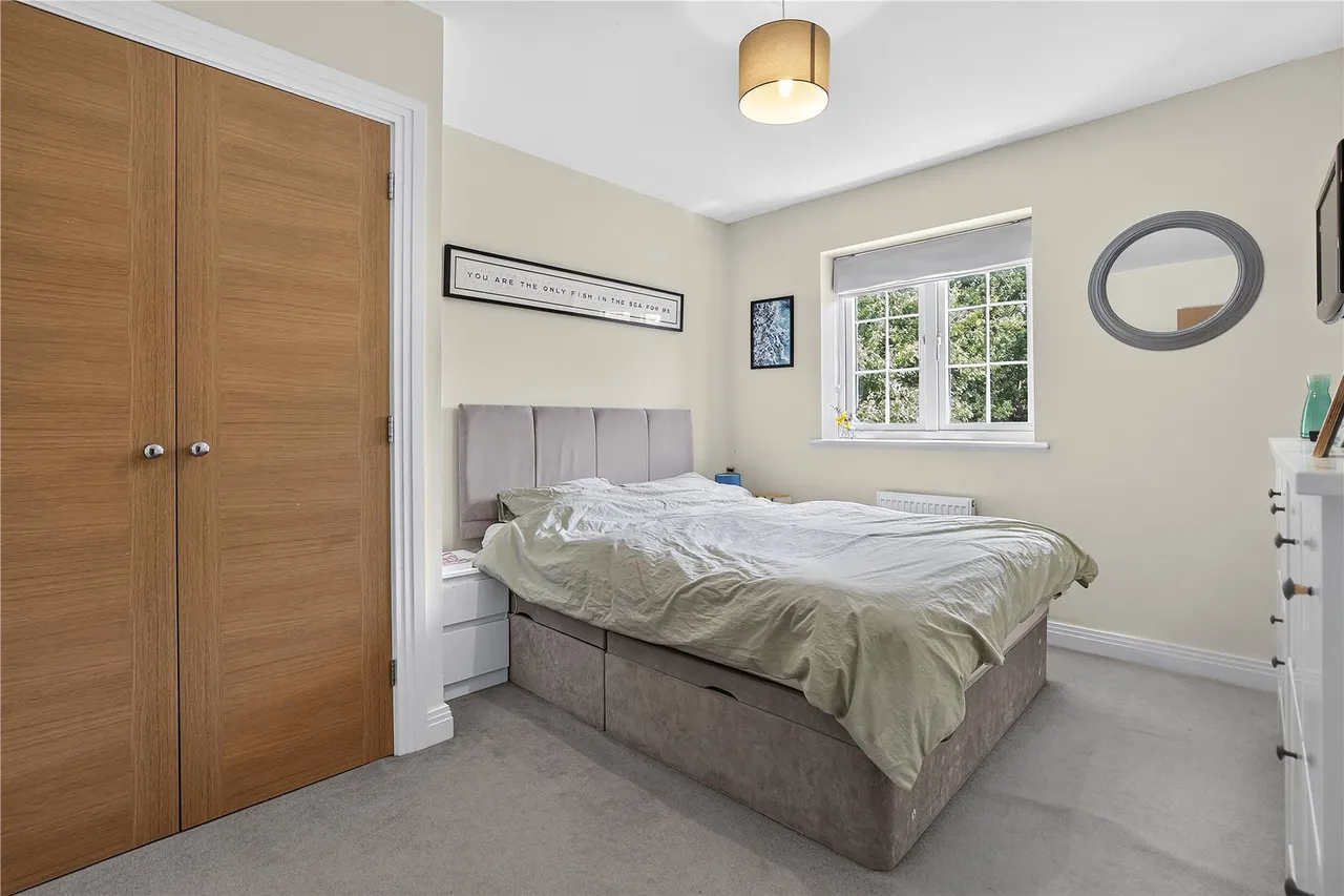 Brookwood Farm Drive, Knaphill, GU21, photo 10