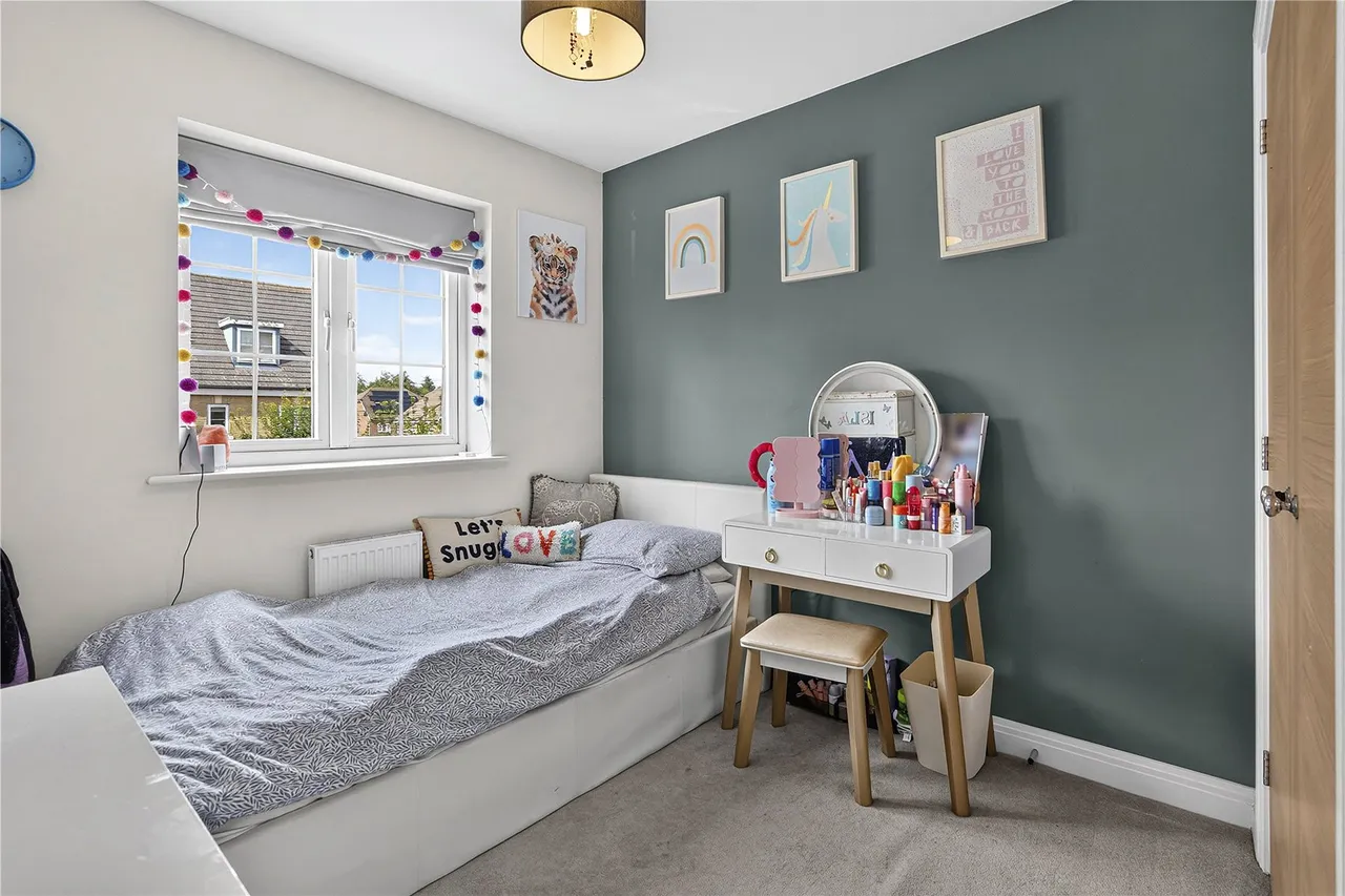 Brookwood Farm Drive, Knaphill, GU21, photo 12