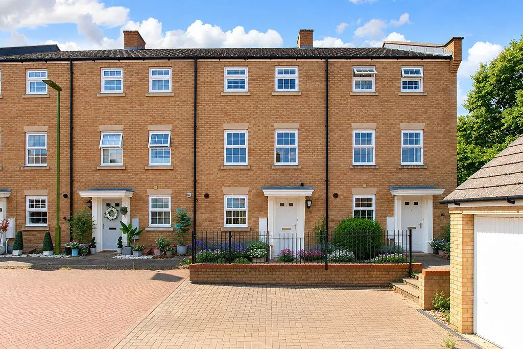 4 bed property for sale — Harrier Close, Hemel Hempstead, Hertfordshire, HP3 0FW