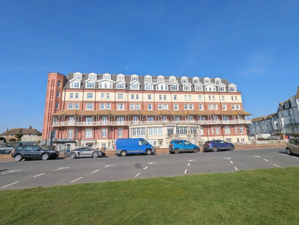 1 bed flat for sale, De la Warr Parade, Bexhill on Sea