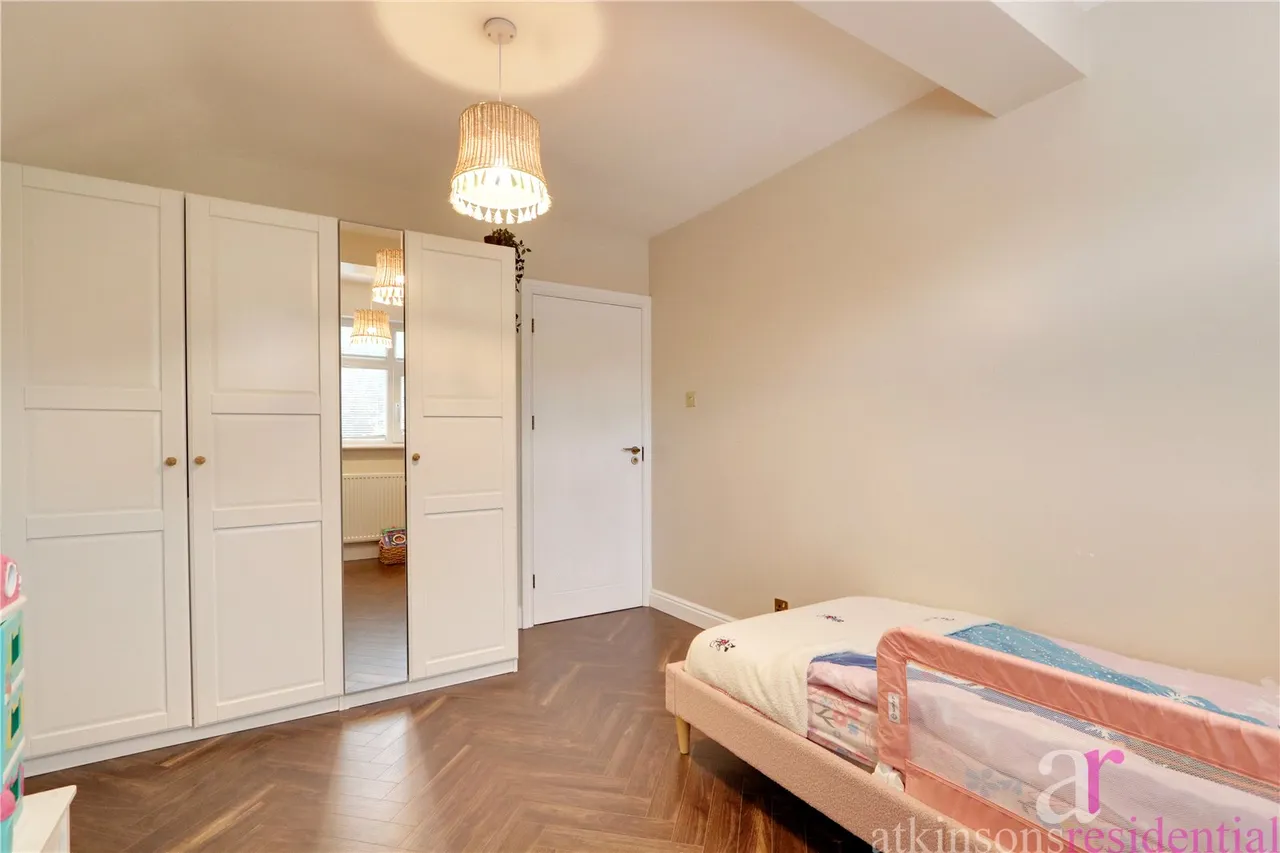 Stratton Avenue, Enfield, Middlesex, EN2 9AF, photo 12