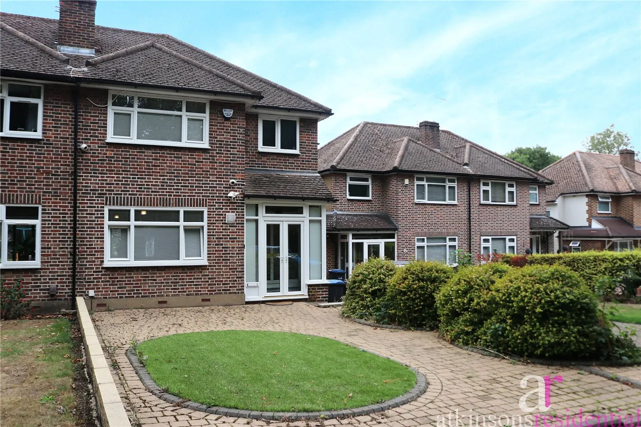 3 bed house for sale — Stratton Avenue, Enfield, Middlesex, EN2 9AF