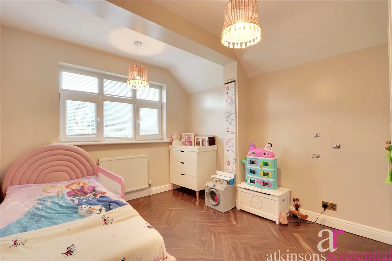 Stratton Avenue, Enfield, Middlesex, EN2 9AF, photo 11