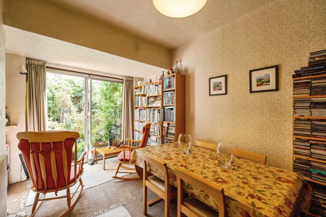 Higham Hill Road, London, E17, photo 16