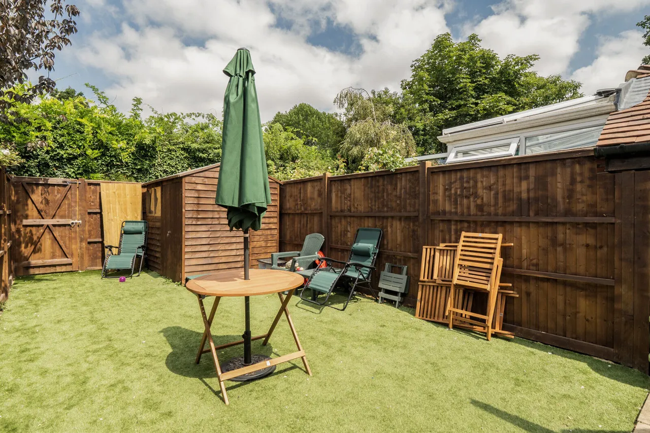 Grange Close, Goring, RG8, photo 2