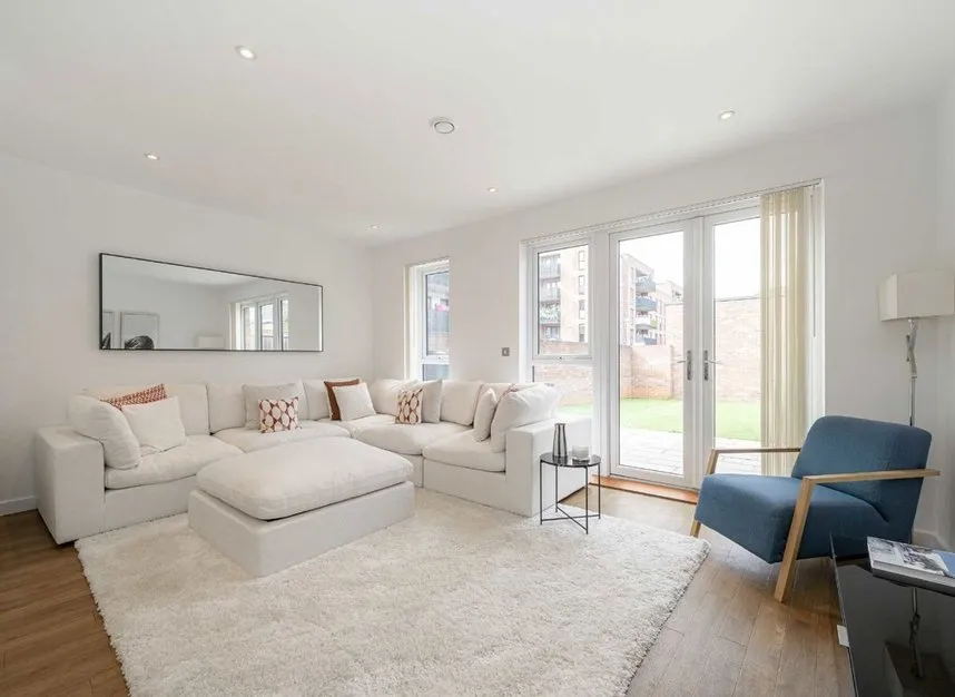 Reynard Way, Brentford, TW8, photo 4