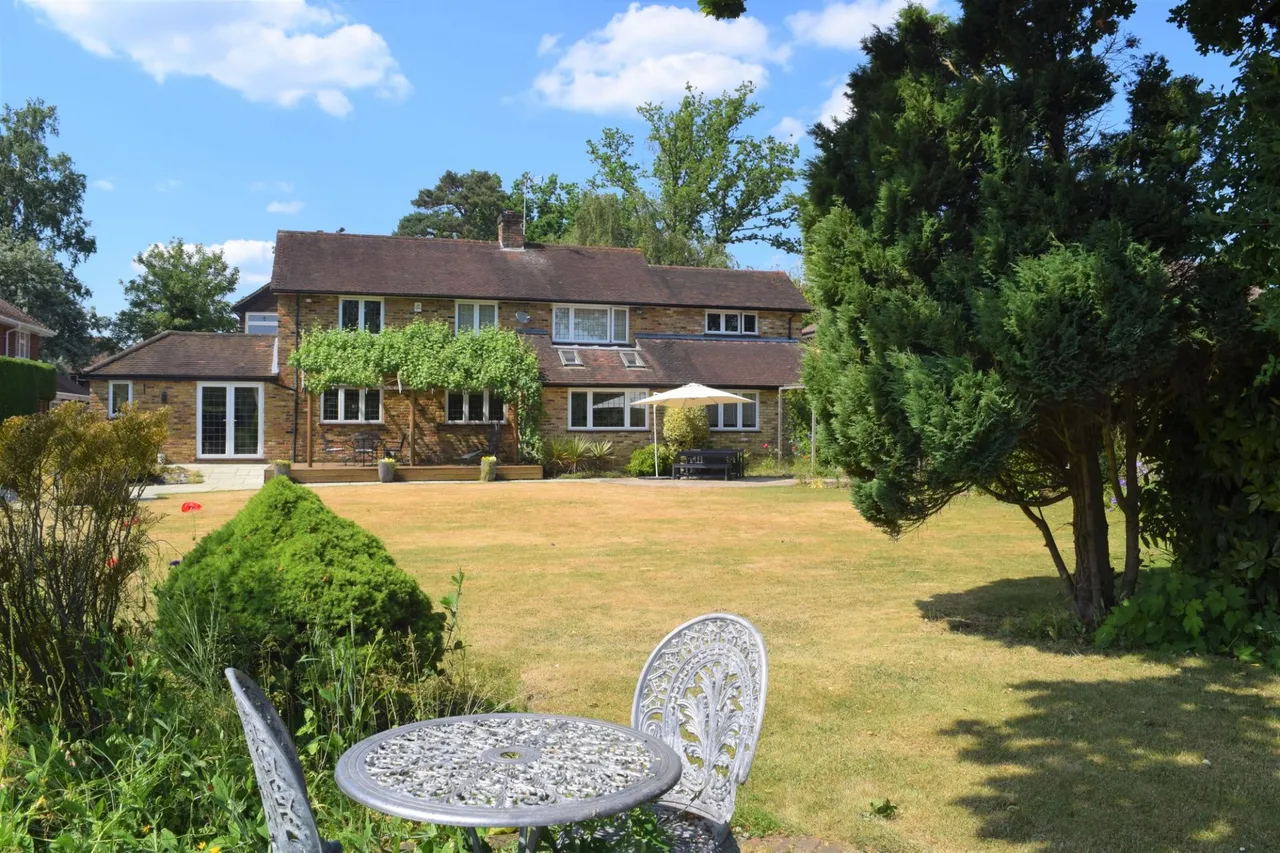 5 bed house for sale — Chiltern Hill, Chalfont St. Peter, SL9