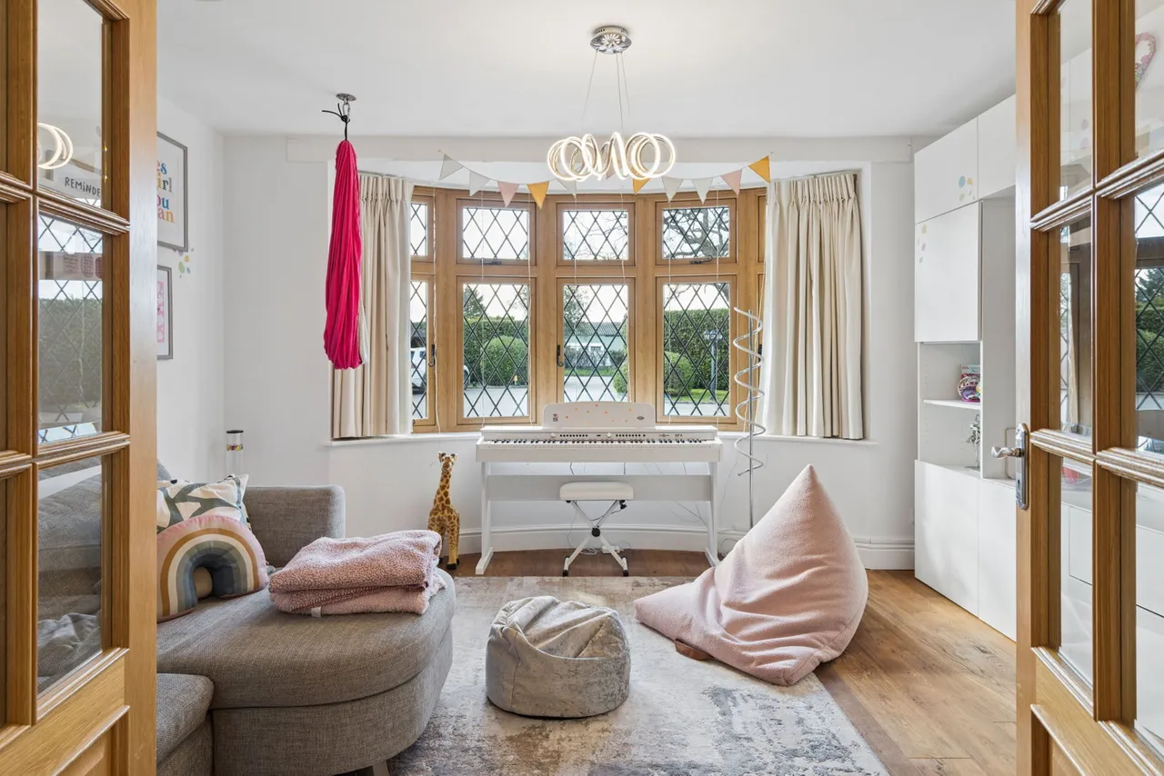 Dorney Wood Road, Burnham, Buckinghamshire. SL1, photo 6