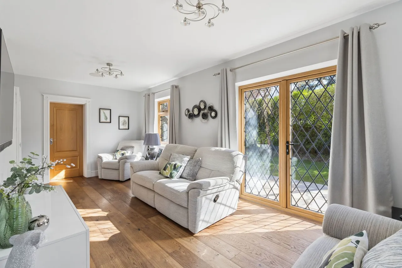 Dorney Wood Road, Burnham, Buckinghamshire. SL1, photo 7