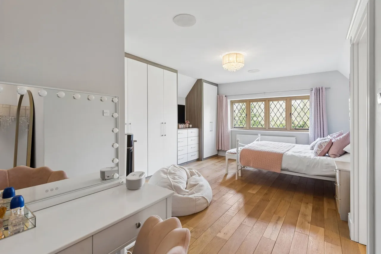 Dorney Wood Road, Burnham, Buckinghamshire. SL1, photo 11