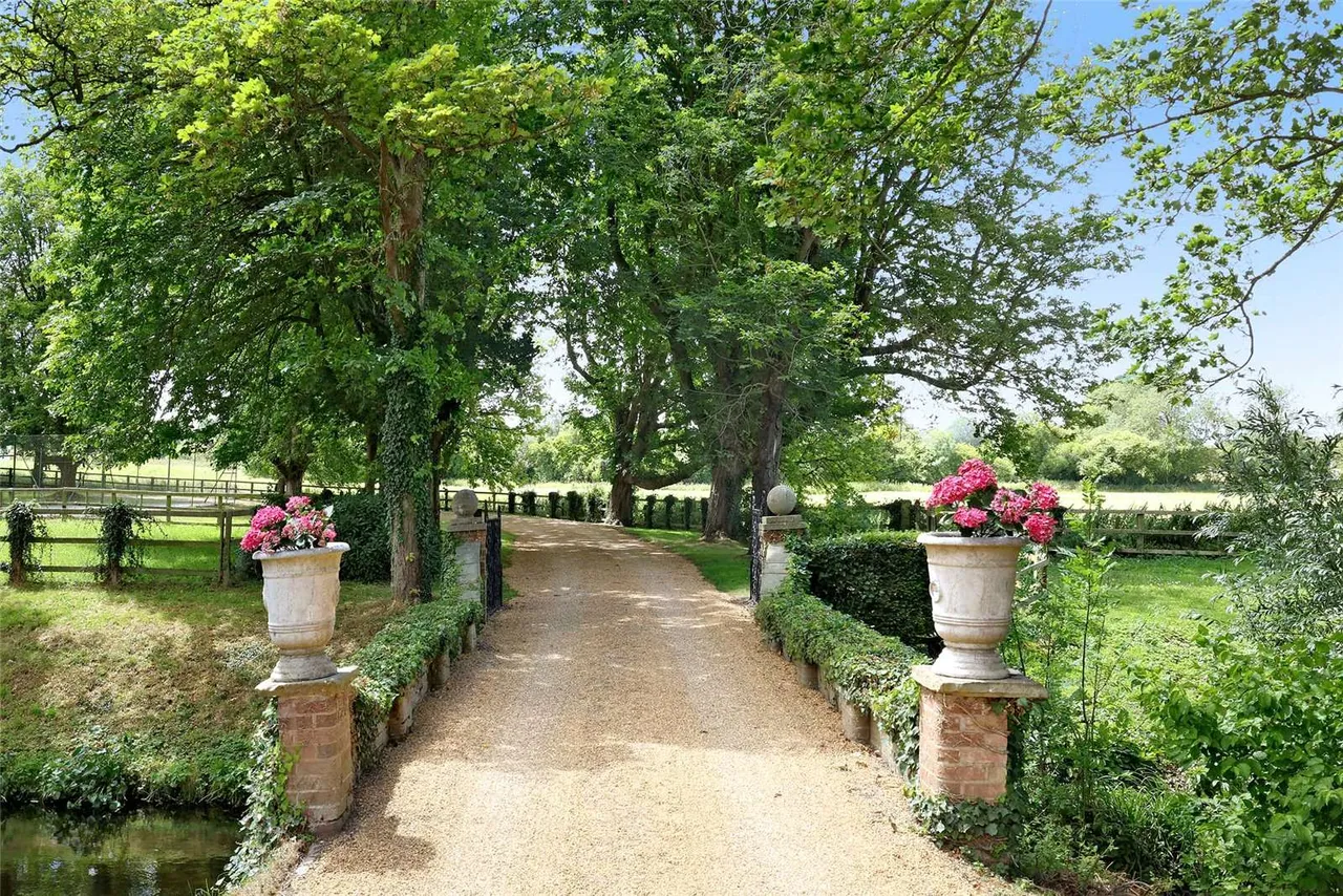 Thame Road, Tetsworth, Thame, Oxfordshire, OX9 7DE, photo 4