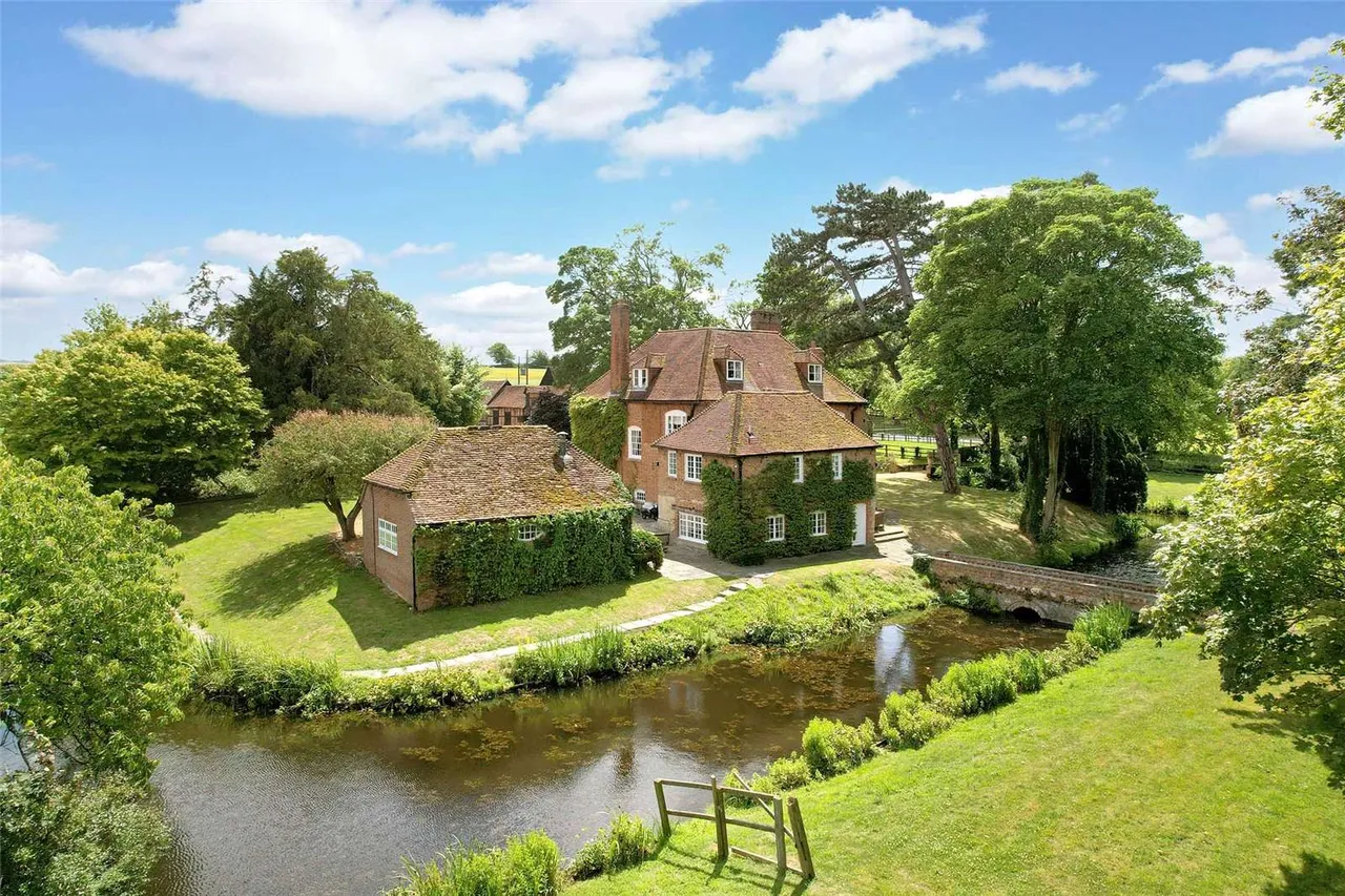 Thame Road, Tetsworth, Thame, Oxfordshire, OX9 7DE, photo 2