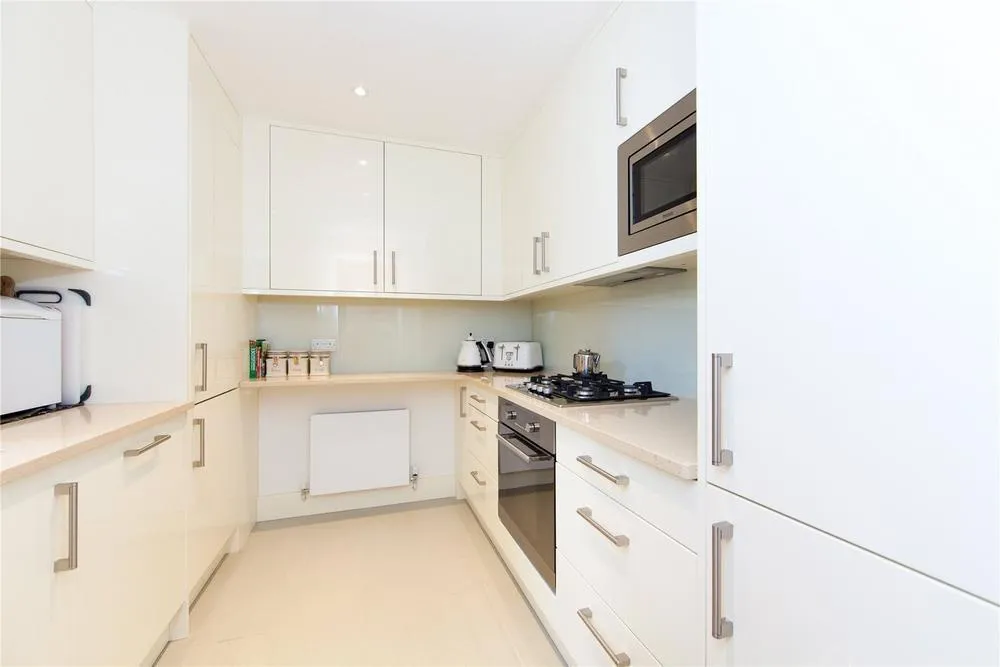 Portman Square, Marylebone, W1H, photo 2