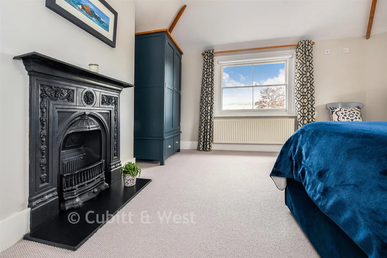 Guildford Road, Westcott, RH4, photo 11