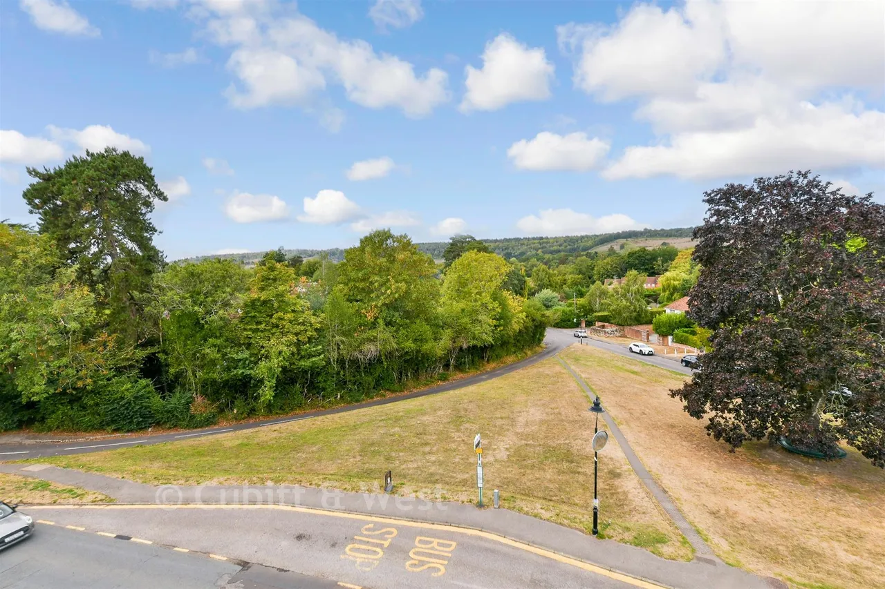 Guildford Road, Westcott, RH4, photo 15