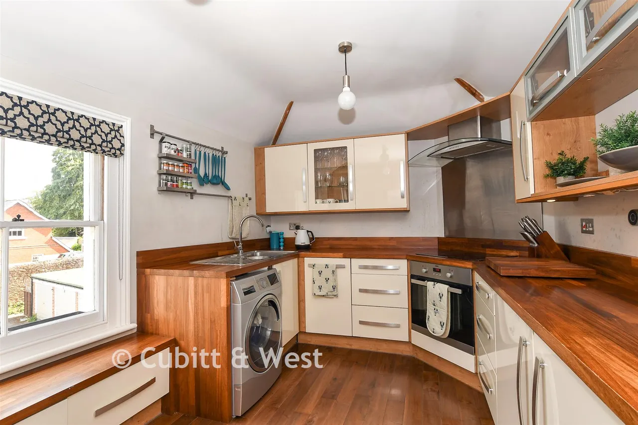 Guildford Road, Westcott, RH4, photo 10