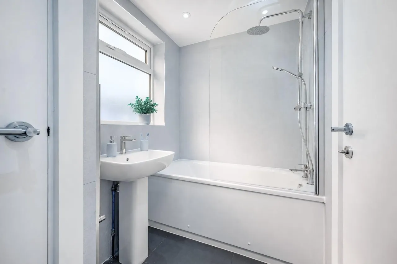 Kilburn Lane, London W10 4BQ, photo 16