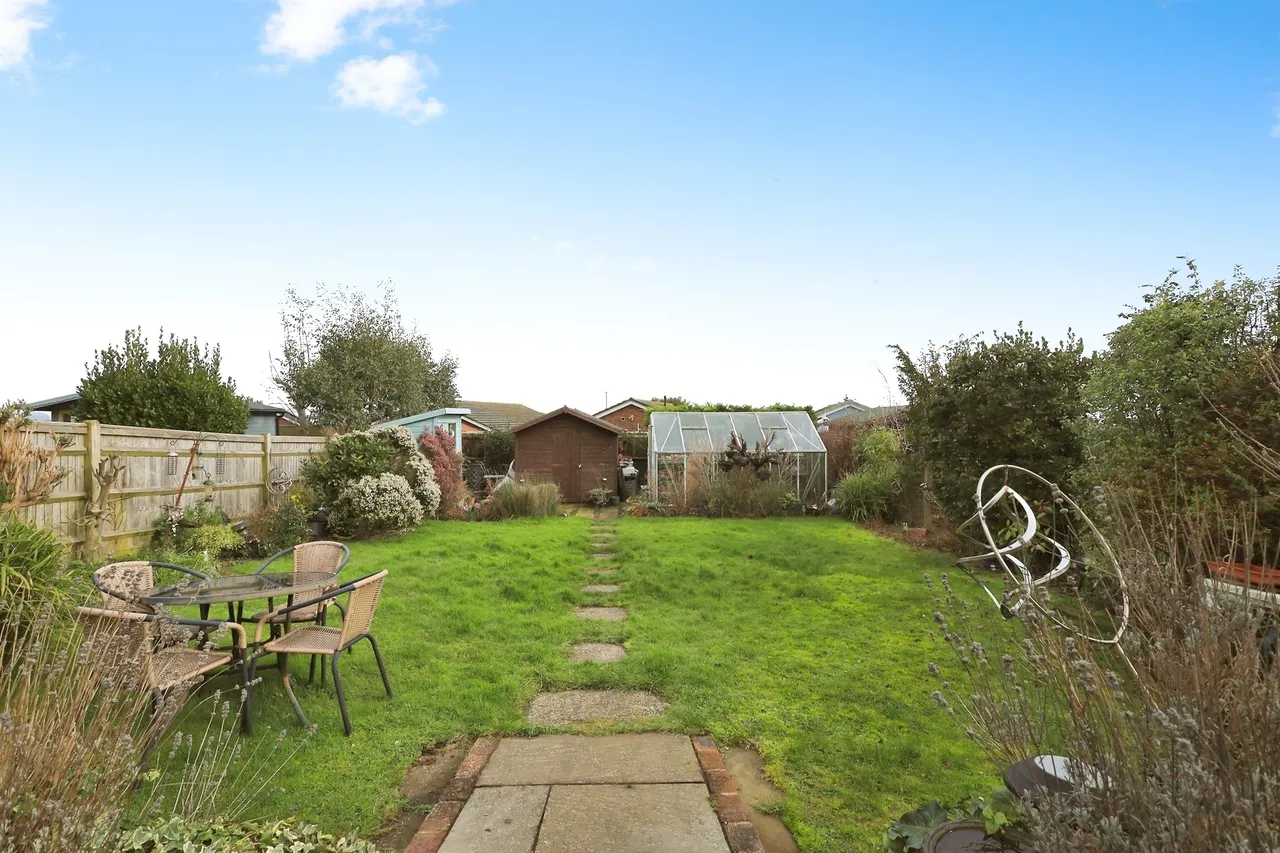 Willingdon Park Drive, Eastbourne, photo 10