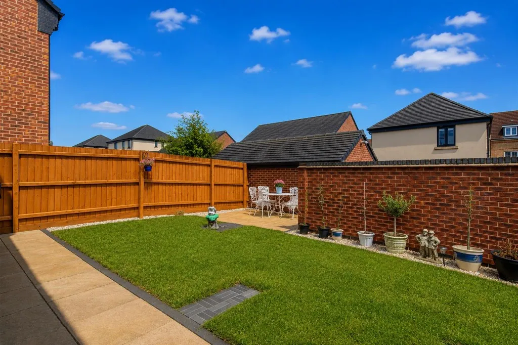 Slough Close, Corby, photo 2