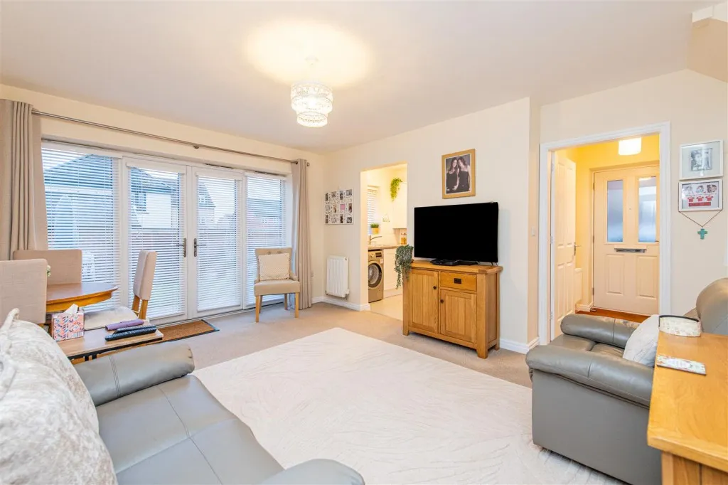 Slough Close, Corby, photo 4