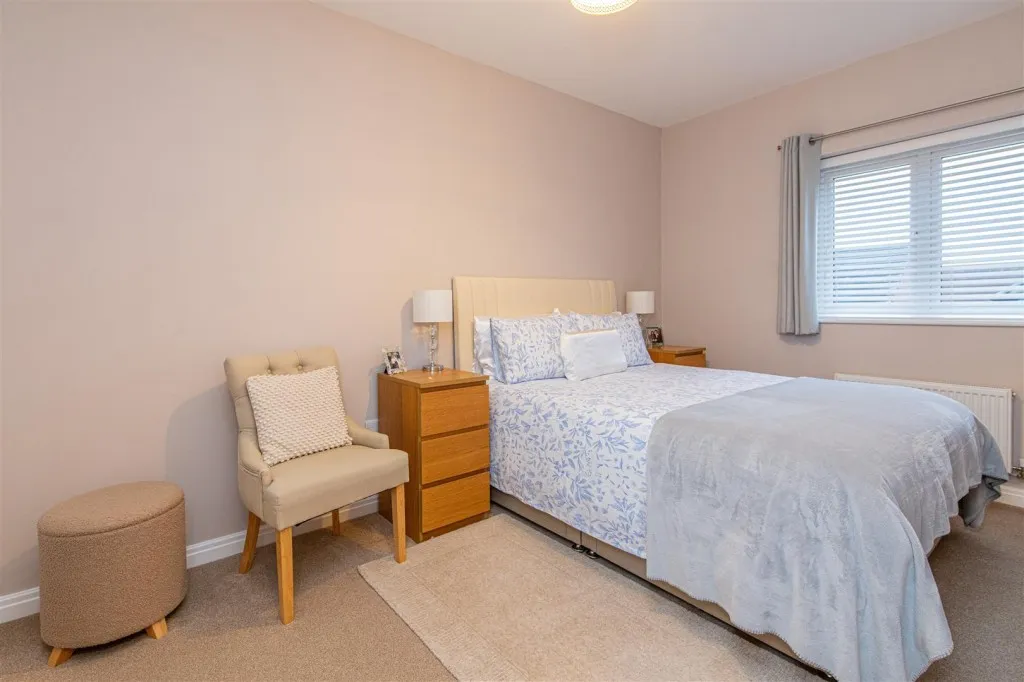 Slough Close, Corby, photo 7