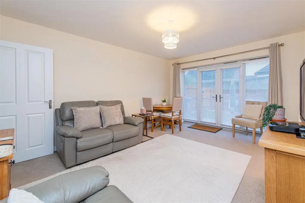 Slough Close, Corby, photo 5