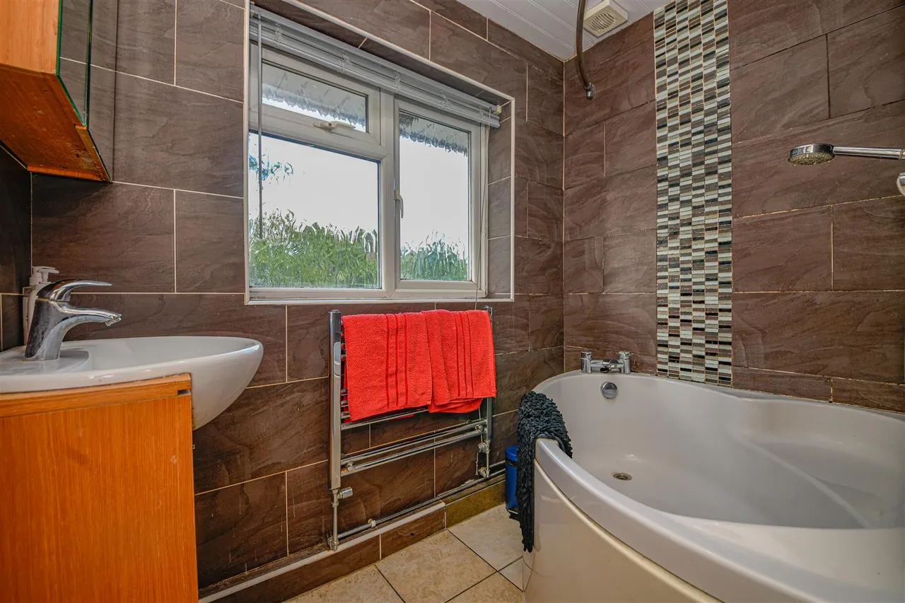 Latham Road, Fair Oak, SO50, photo 10