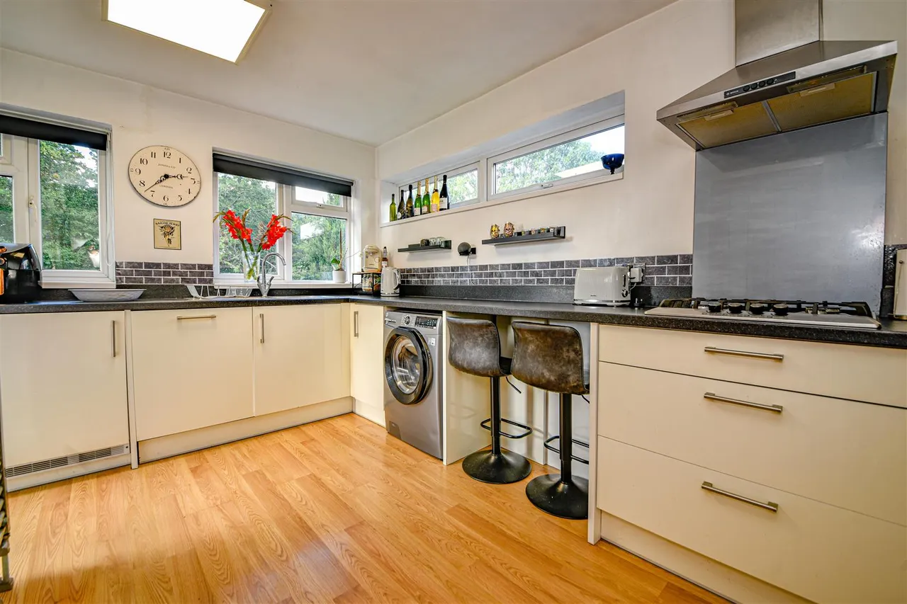 Latham Road, Fair Oak, SO50, photo 5